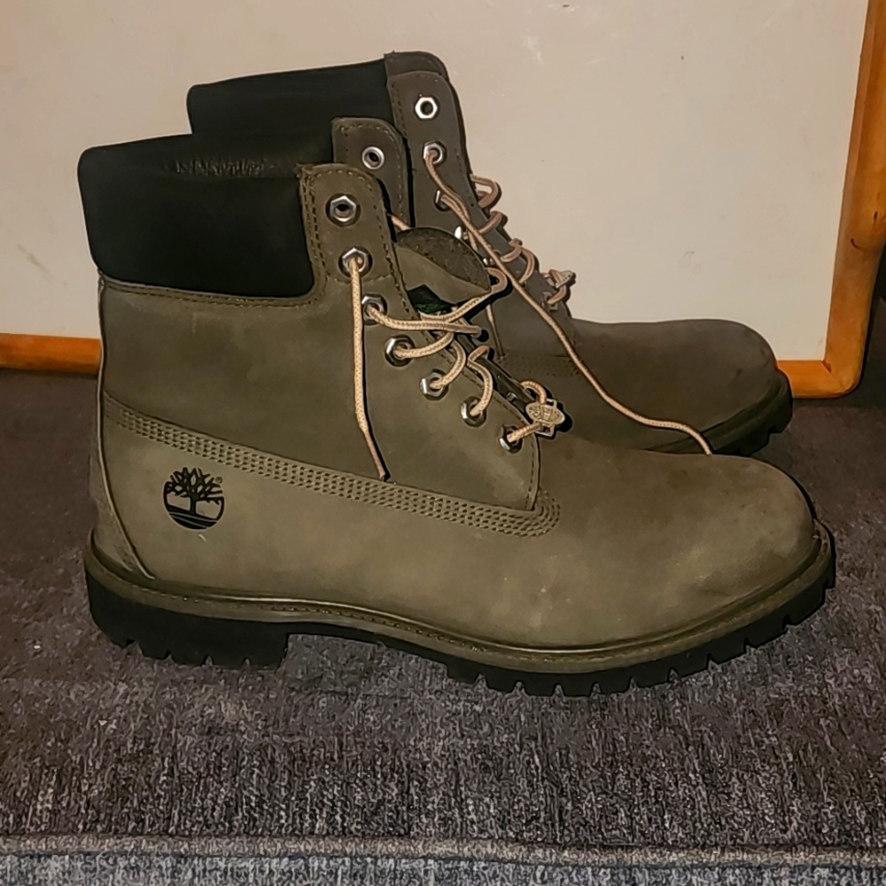 Timberland army green men's size 10 original